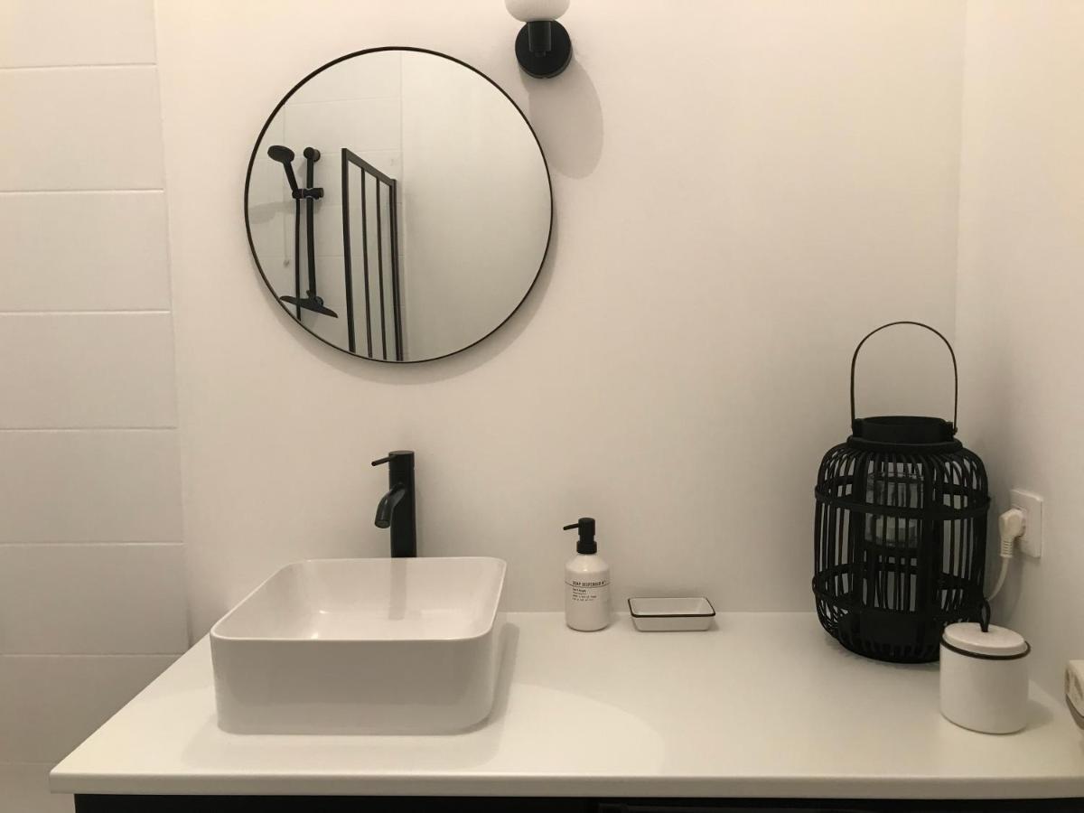 Nimes , Appartement Renove Dans Immeuble Classe. Экстерьер фото